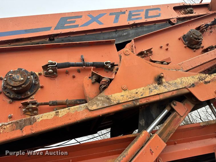 image for item LH9499 2006 Extec S5 74.9KW screening plant