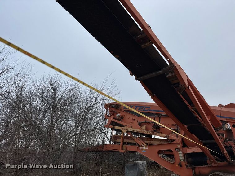 image for item LH9499 2006 Extec S5 74.9KW screening plant