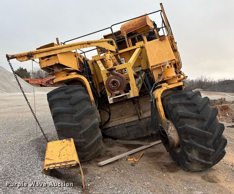 image for item LH9502 1995 CMI RS-500B soil stabilizer / reclaimer