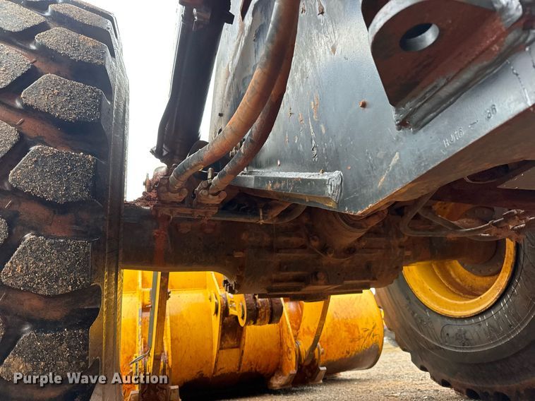 image for item LH9520 2017 Komatsu WA380-8 wheel loader