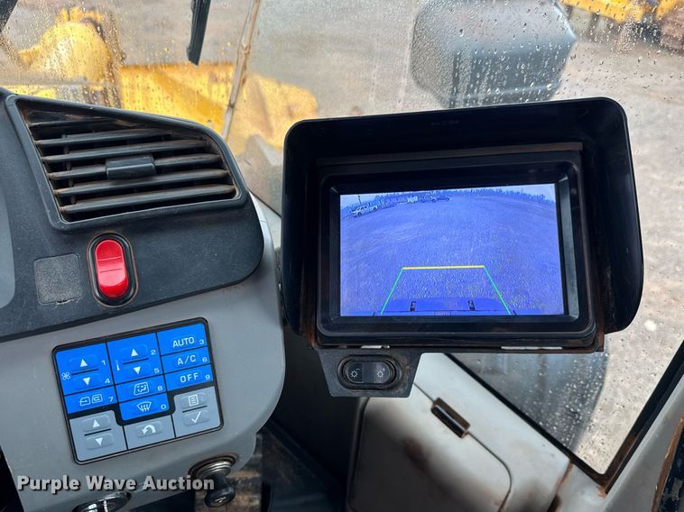 image for item LH9520 2017 Komatsu WA380-8 wheel loader