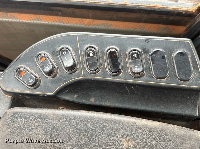 image for item LH9520 2017 Komatsu WA380-8 wheel loader