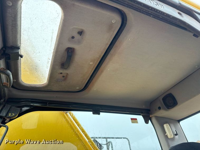 image for item LH9521 2015 Komatsu PC290LC-11 excavator