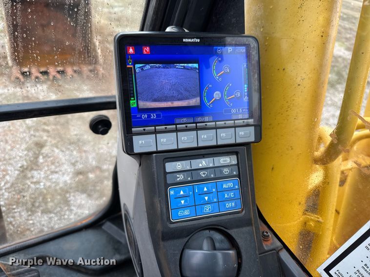 image for item LH9521 2015 Komatsu PC290LC-11 excavator