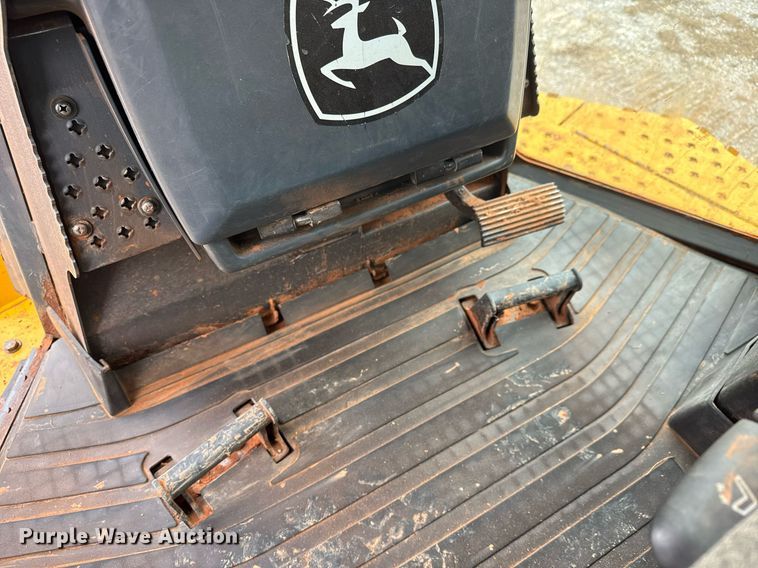 image for item LH9522 2015 John Deere 850K dozer