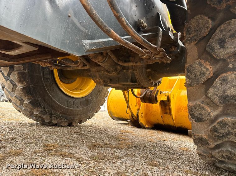 image for item LH9524 2022 Komatsu WA380-8 wheel loader