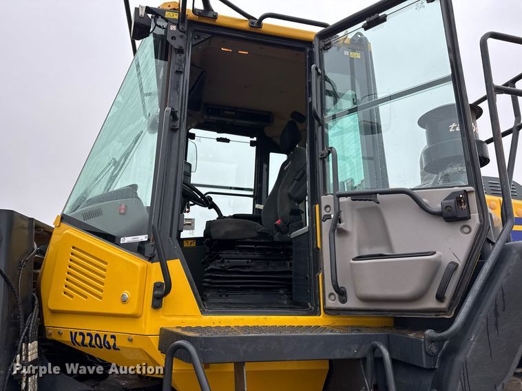 image for item LH9524 2022 Komatsu WA380-8 wheel loader