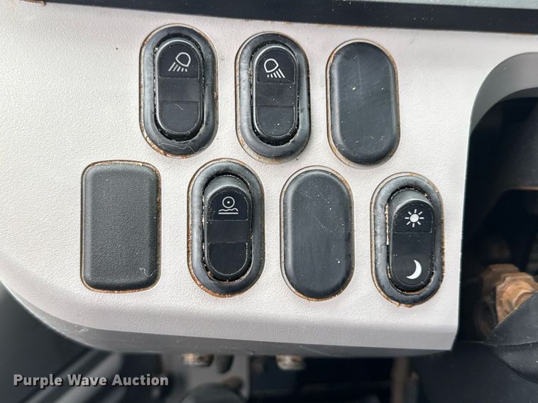 image for item LH9524 2022 Komatsu WA380-8 wheel loader