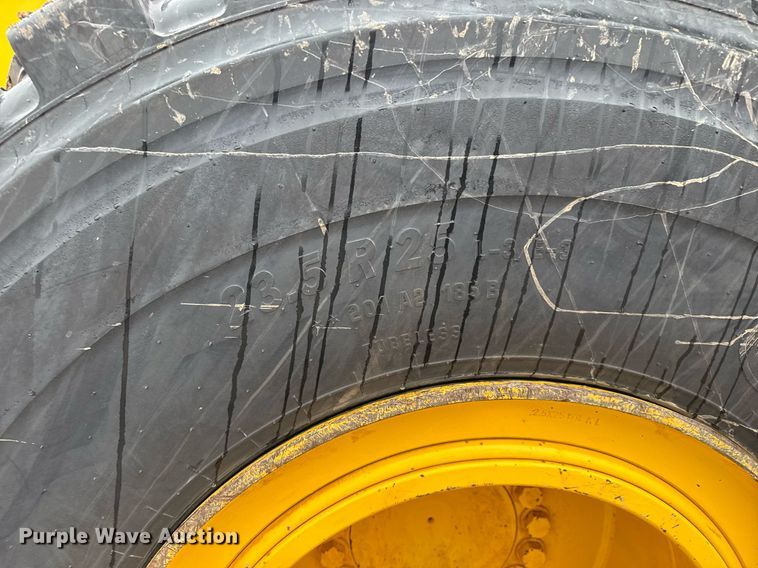 image for item LH9524 2022 Komatsu WA380-8 wheel loader