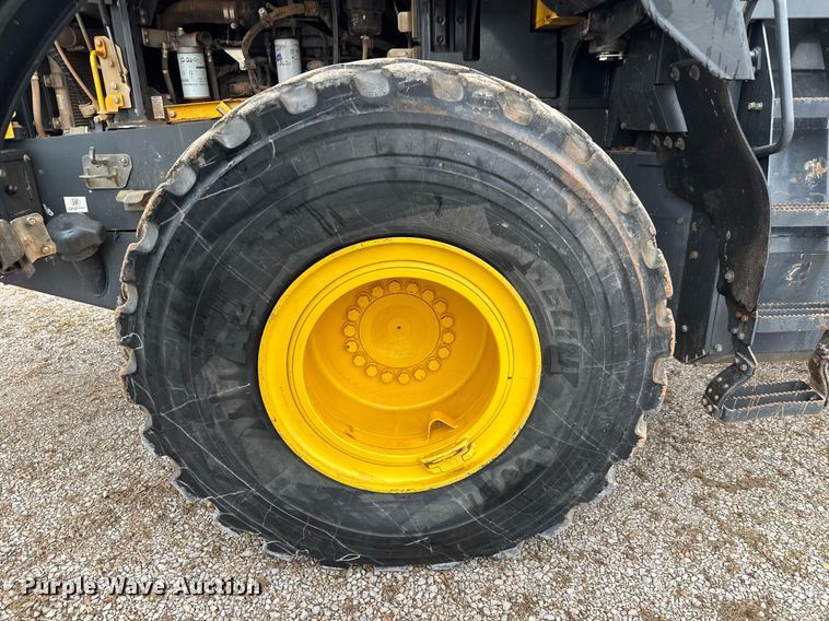 image for item LH9524 2022 Komatsu WA380-8 wheel loader