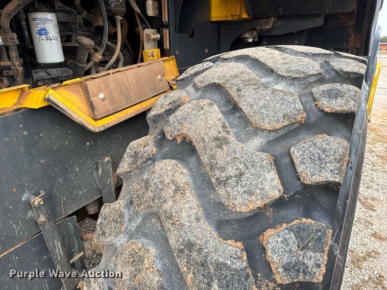 image for item LH9524 2022 Komatsu WA380-8 wheel loader