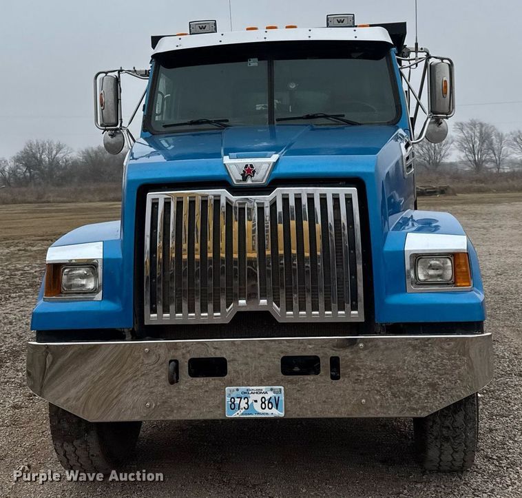 image for item LH9525 2018 Western Star 4700SF dump truck