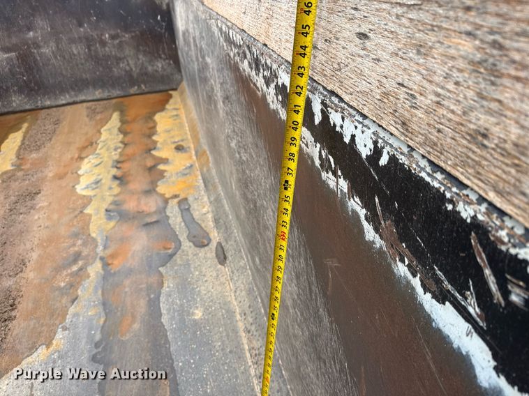 image for item LH9525 2018 Western Star 4700SF dump truck