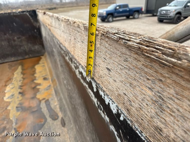 image for item LH9525 2018 Western Star 4700SF dump truck