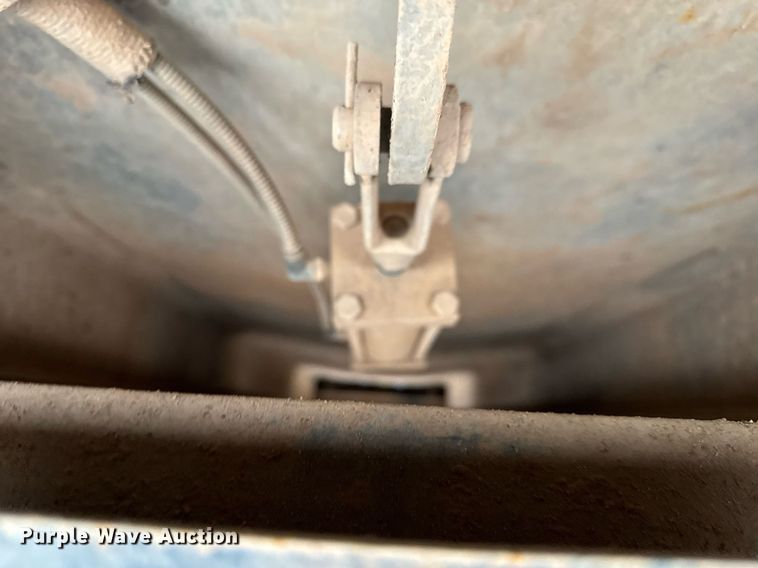 image for item LH9525 2018 Western Star 4700SF dump truck