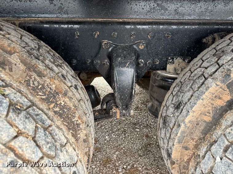 image for item LH9525 2018 Western Star 4700SF dump truck