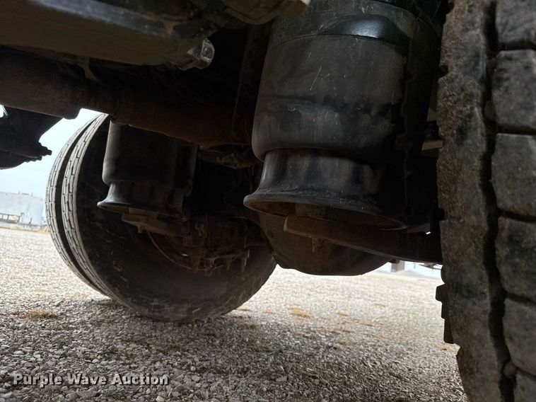 image for item LH9525 2018 Western Star 4700SF dump truck