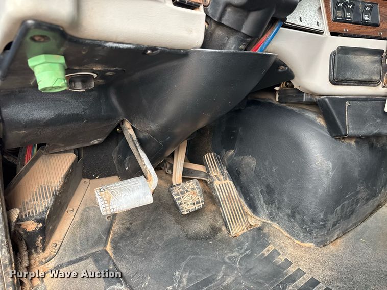 image for item LH9525 2018 Western Star 4700SF dump truck