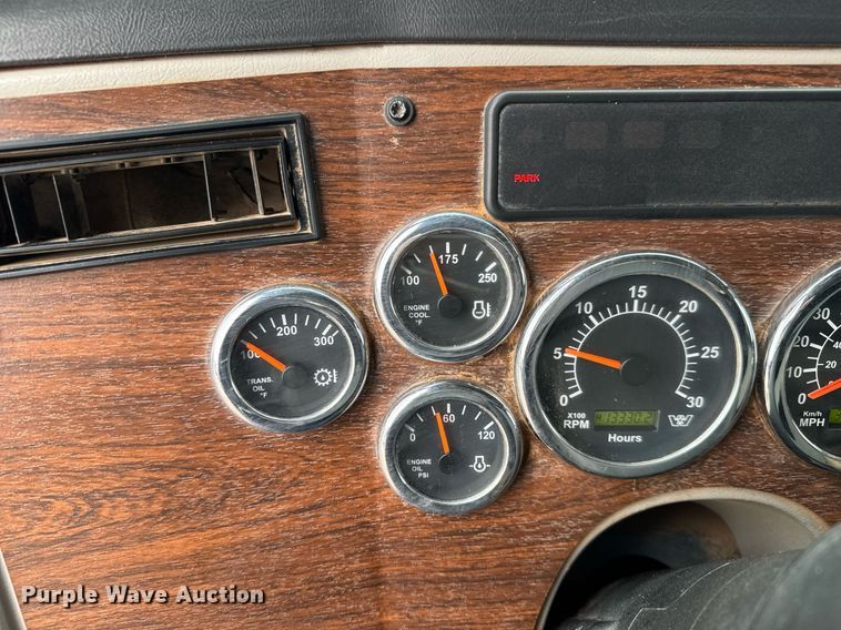 image for item LH9525 2018 Western Star 4700SF dump truck