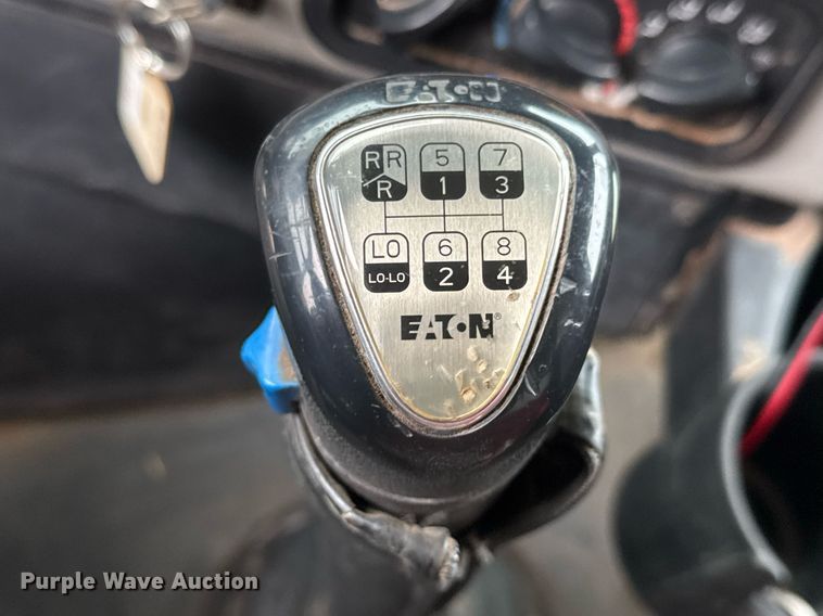 image for item LH9525 2018 Western Star 4700SF dump truck