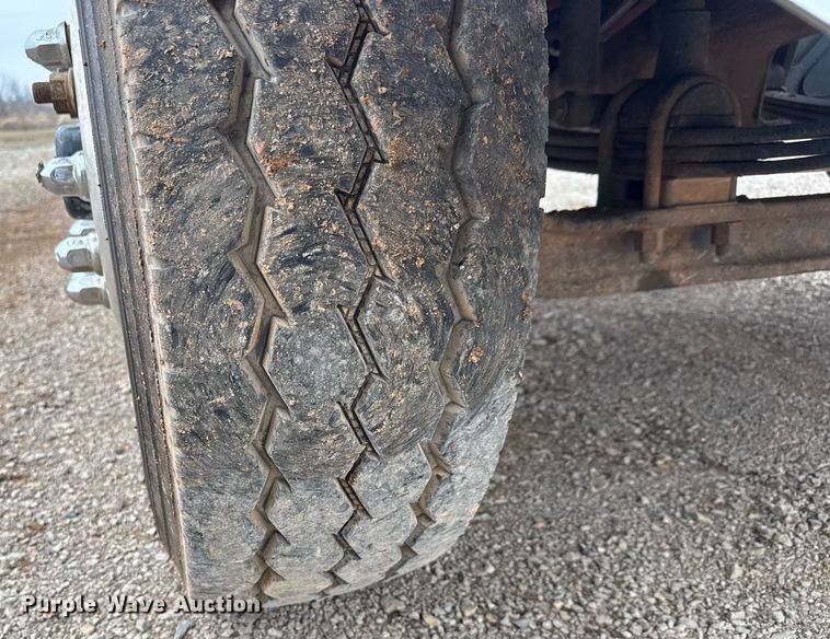 image for item LH9525 2018 Western Star 4700SF dump truck