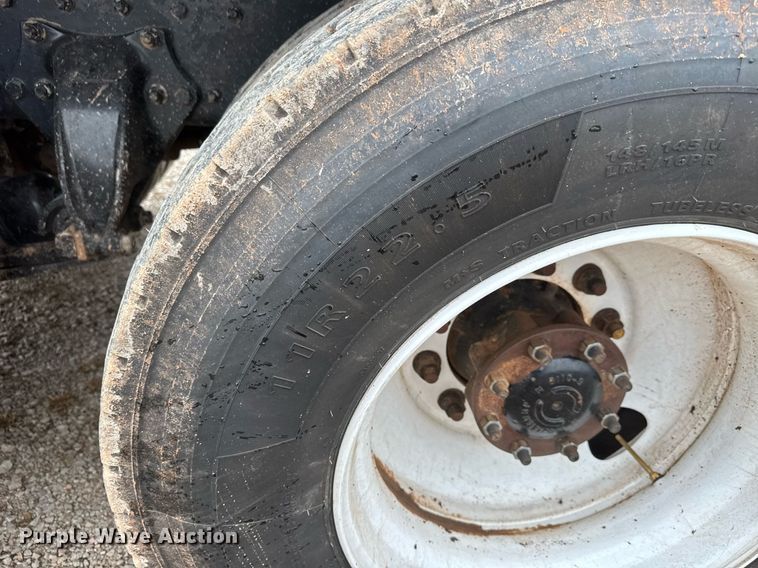 image for item LH9525 2018 Western Star 4700SF dump truck