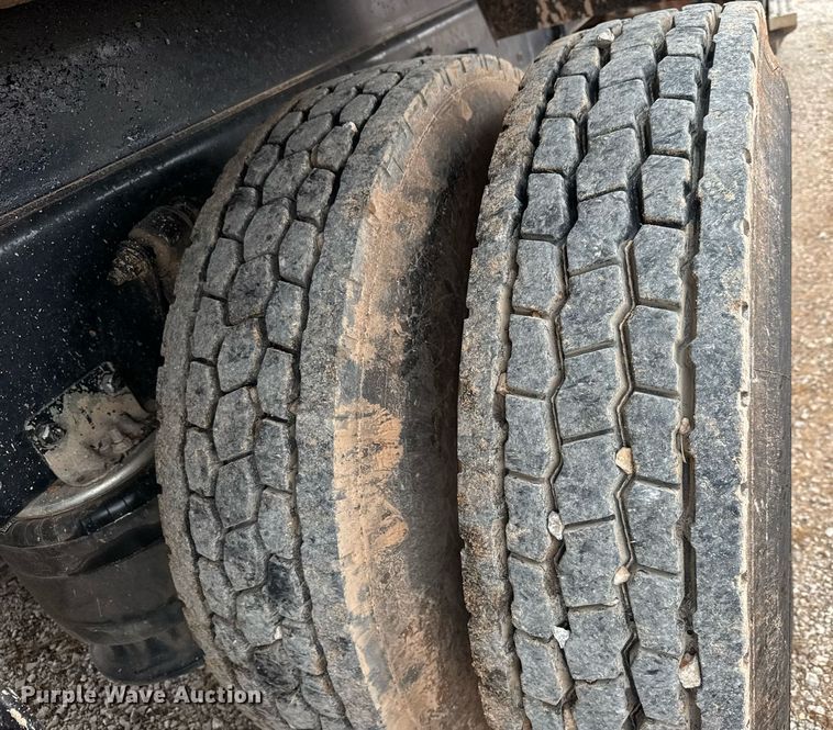 image for item LH9525 2018 Western Star 4700SF dump truck