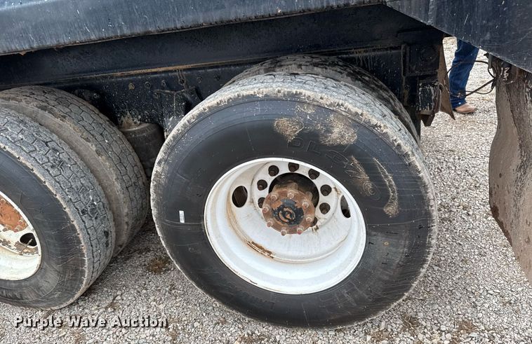 image for item LH9525 2018 Western Star 4700SF dump truck