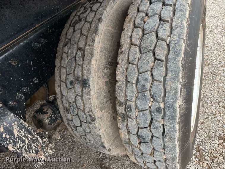 image for item LH9525 2018 Western Star 4700SF dump truck