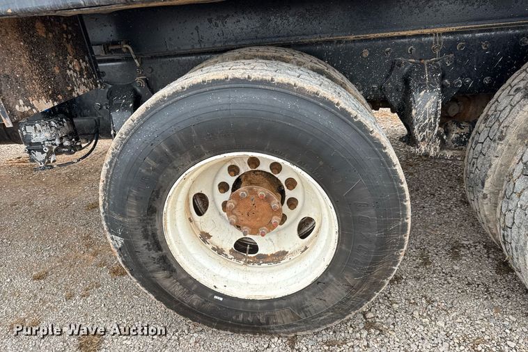 image for item LH9525 2018 Western Star 4700SF dump truck