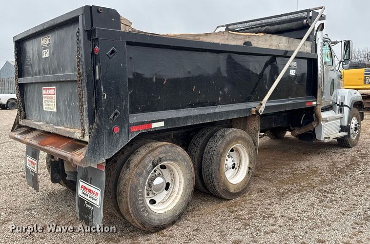 image for item LH9526 2018 Western Star 4700SF dump truck