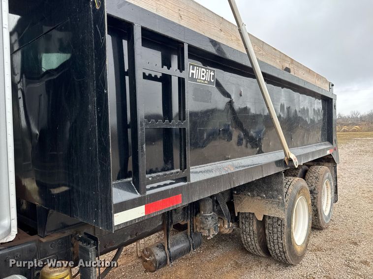 image for item LH9526 2018 Western Star 4700SF dump truck