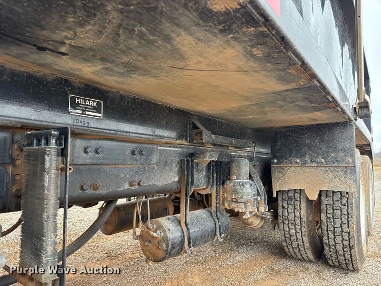 image for item LH9526 2018 Western Star 4700SF dump truck