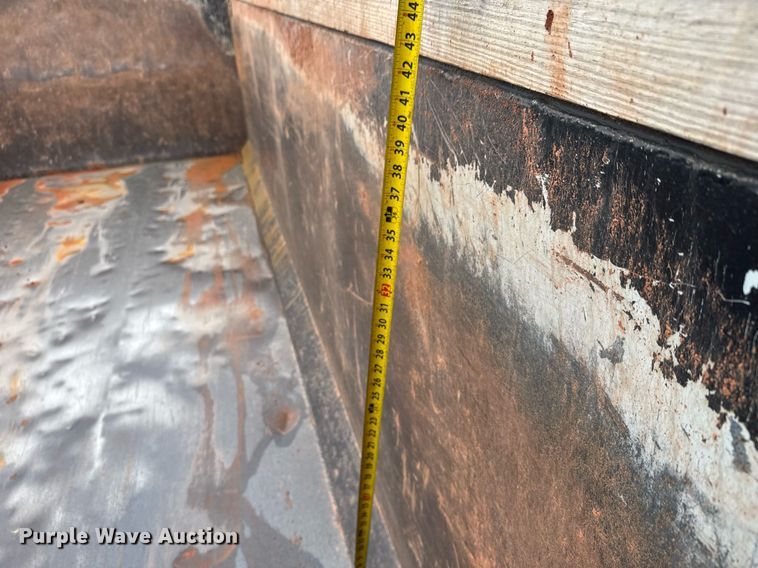 image for item LH9526 2018 Western Star 4700SF dump truck