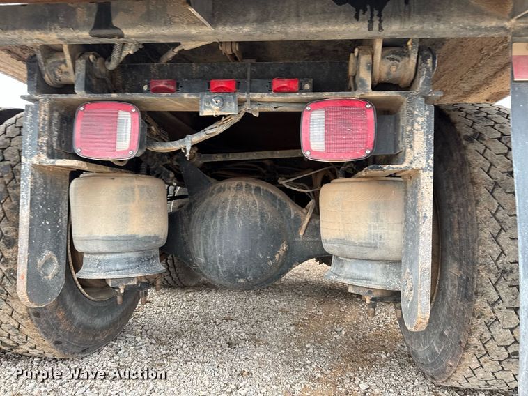 image for item LH9526 2018 Western Star 4700SF dump truck