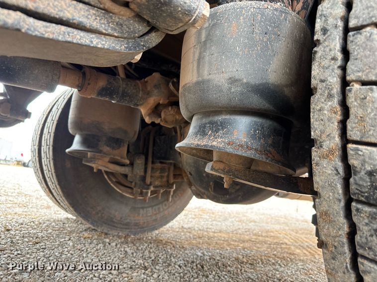 image for item LH9526 2018 Western Star 4700SF dump truck