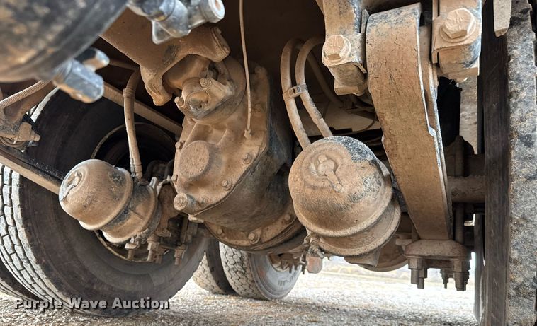 image for item LH9526 2018 Western Star 4700SF dump truck