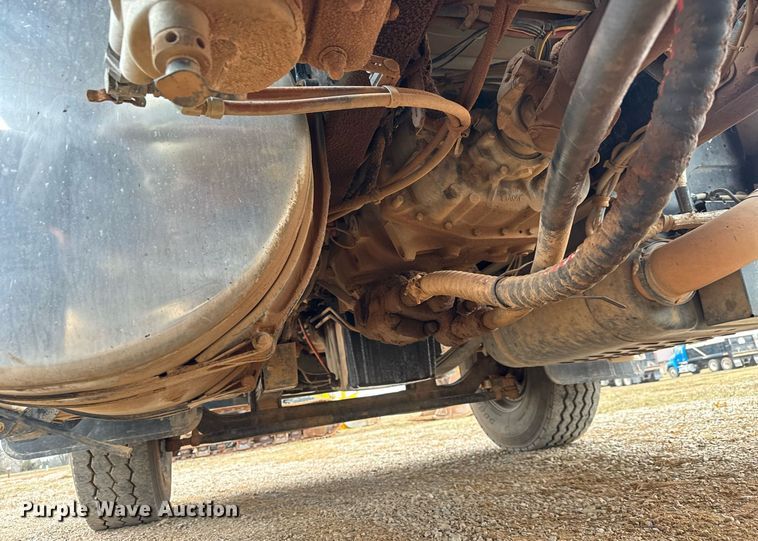 image for item LH9526 2018 Western Star 4700SF dump truck