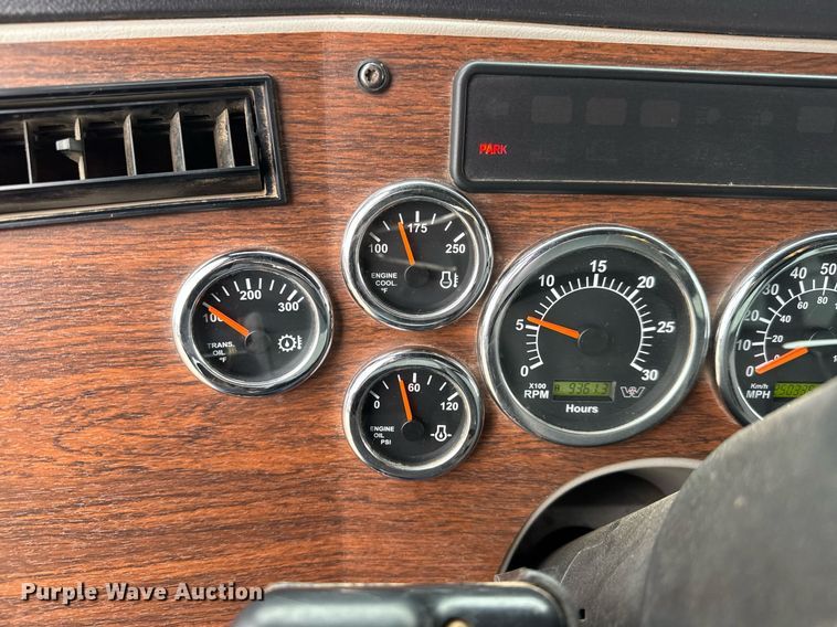 image for item LH9526 2018 Western Star 4700SF dump truck