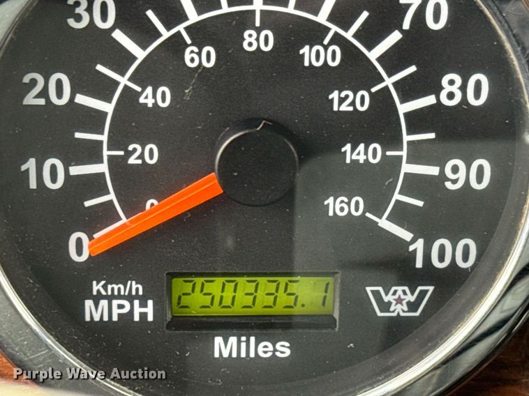 image for item LH9526 2018 Western Star 4700SF dump truck