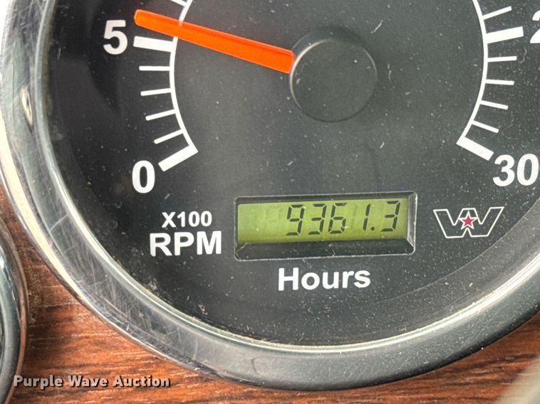 image for item LH9526 2018 Western Star 4700SF dump truck