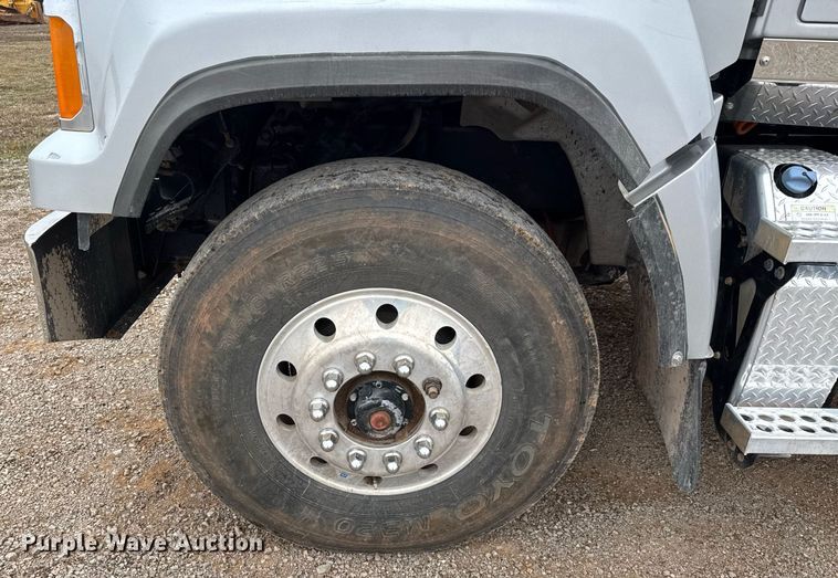 image for item LH9526 2018 Western Star 4700SF dump truck