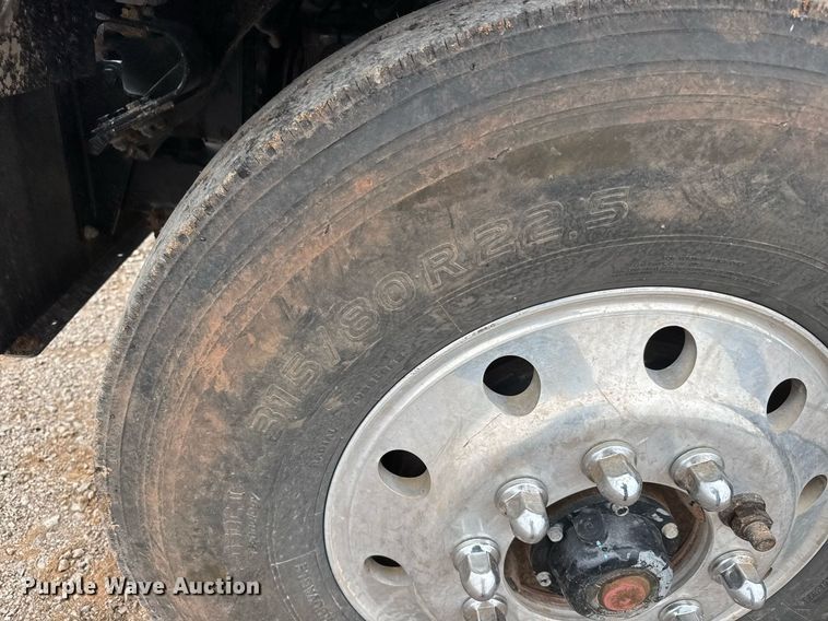 image for item LH9526 2018 Western Star 4700SF dump truck