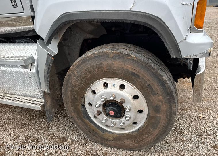 image for item LH9526 2018 Western Star 4700SF dump truck