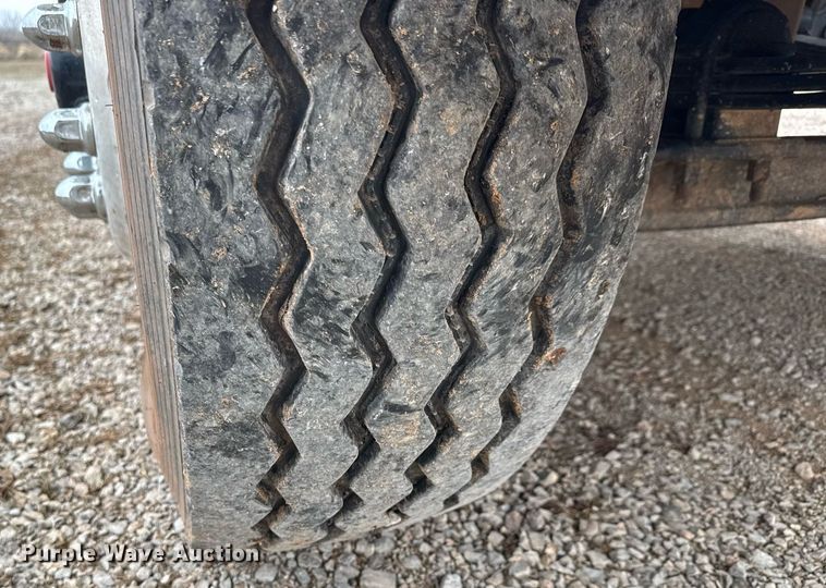 image for item LH9526 2018 Western Star 4700SF dump truck