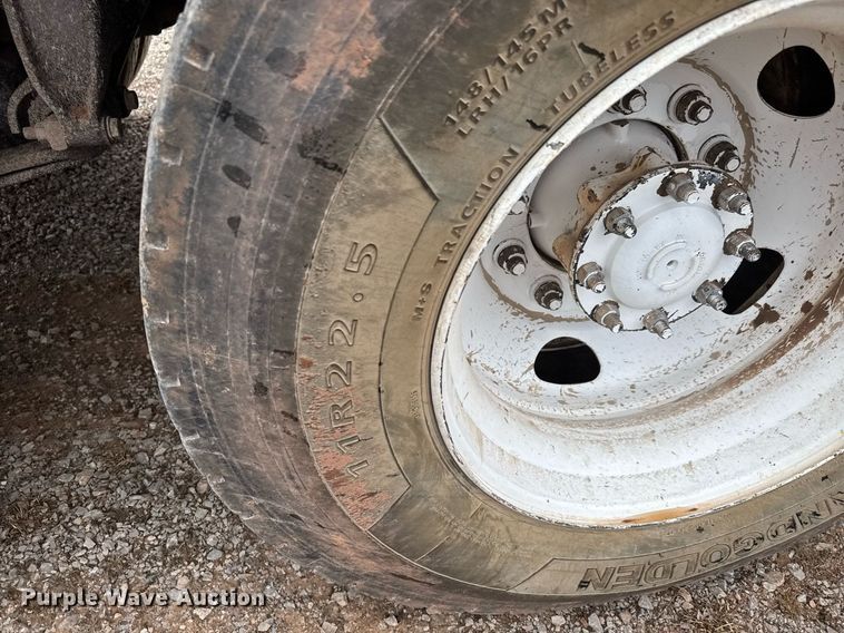 image for item LH9526 2018 Western Star 4700SF dump truck