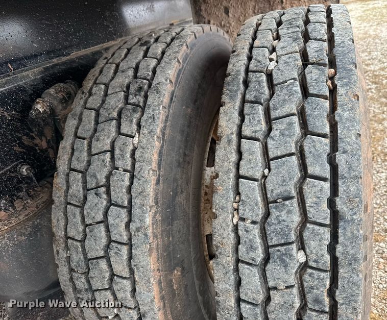 image for item LH9526 2018 Western Star 4700SF dump truck