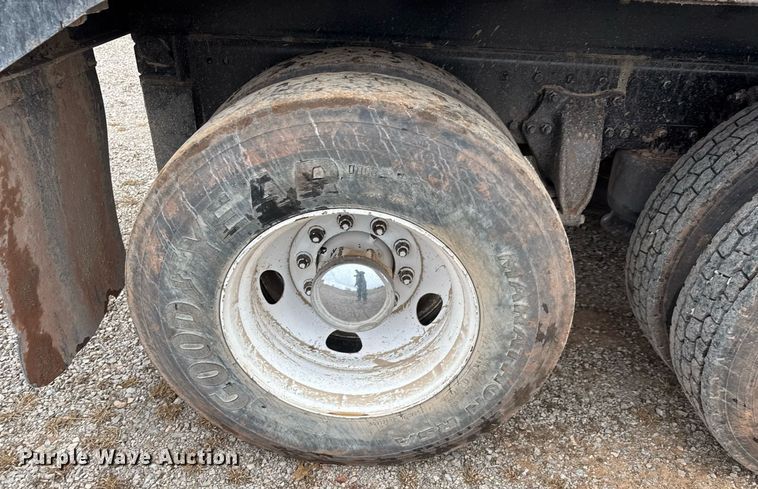 image for item LH9526 2018 Western Star 4700SF dump truck