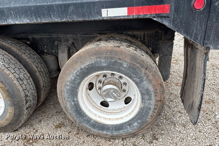 image for item LH9526 2018 Western Star 4700SF dump truck