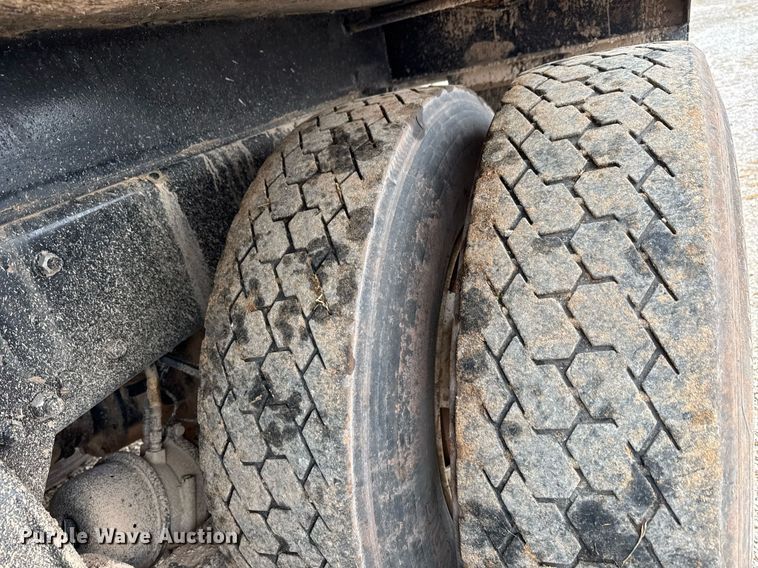 image for item LH9526 2018 Western Star 4700SF dump truck